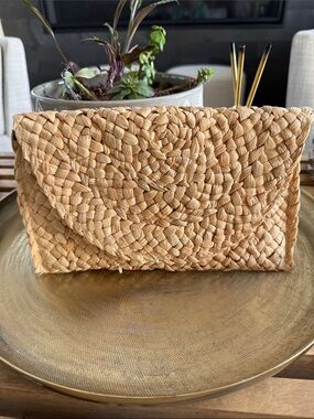 Woven Straw Clutch - Natural